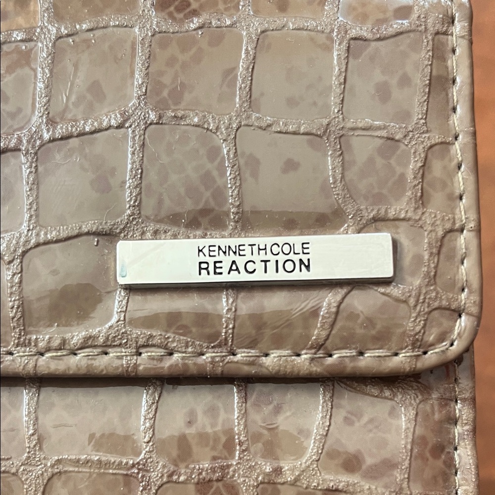 Like new Kenneth Cole Reaction Taupe Croc-Embossed Clutch - Picture 3 of 16